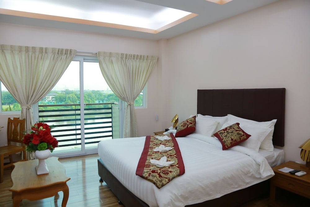 Superior Double or Twin Room, Pool View photo 1