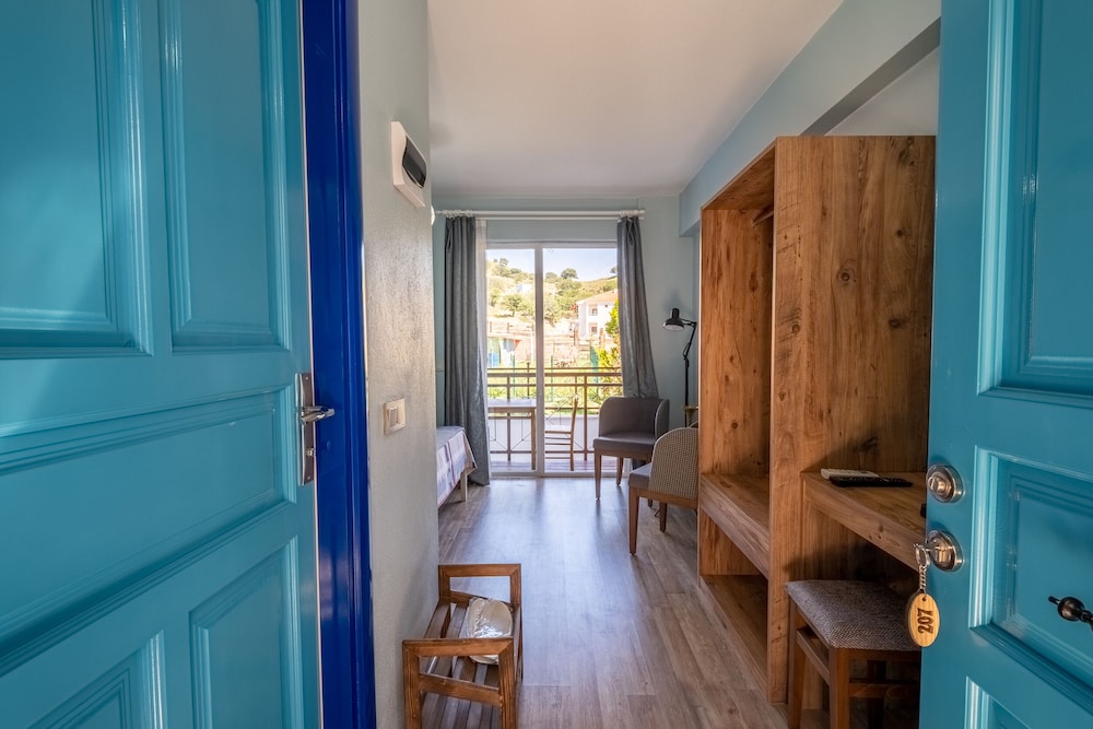 Standard Double Room, Balcony, Garden View photo 3