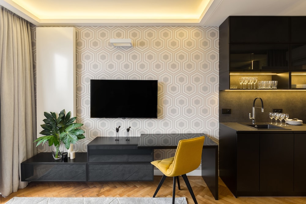 Deluxe Studio, 1 Queen Bed, Terrace, City View, photo 6