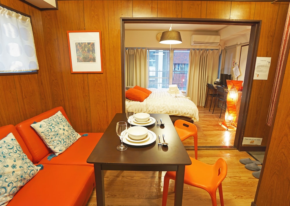 Queen Bed Room - Photo 1