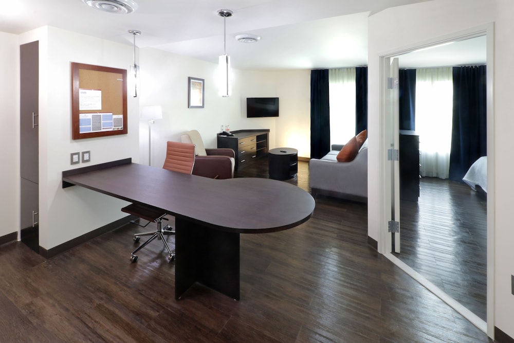 Suite, 1 Bedroom photo 2