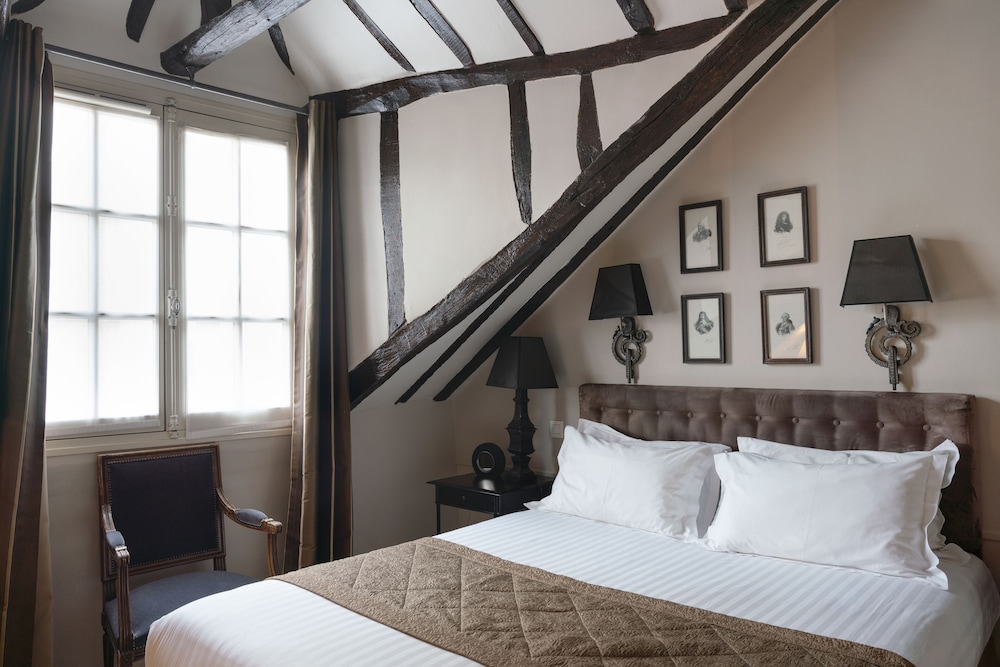 Deluxe Room (Top Floor) photo 1