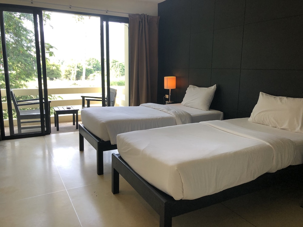 Deluxe Double or Twin Room, Balcony - Photo 11