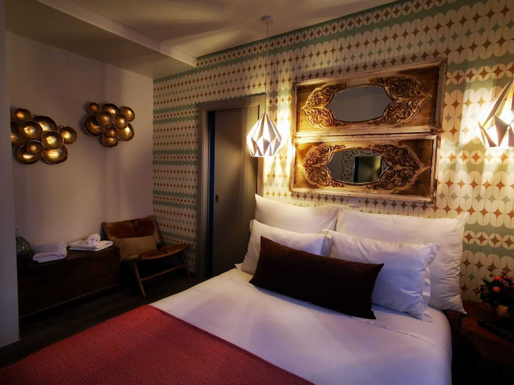 Deluxe Double Room (4)