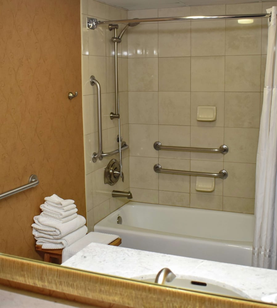 Room, Accessible, Non Smoking - Photo 3
