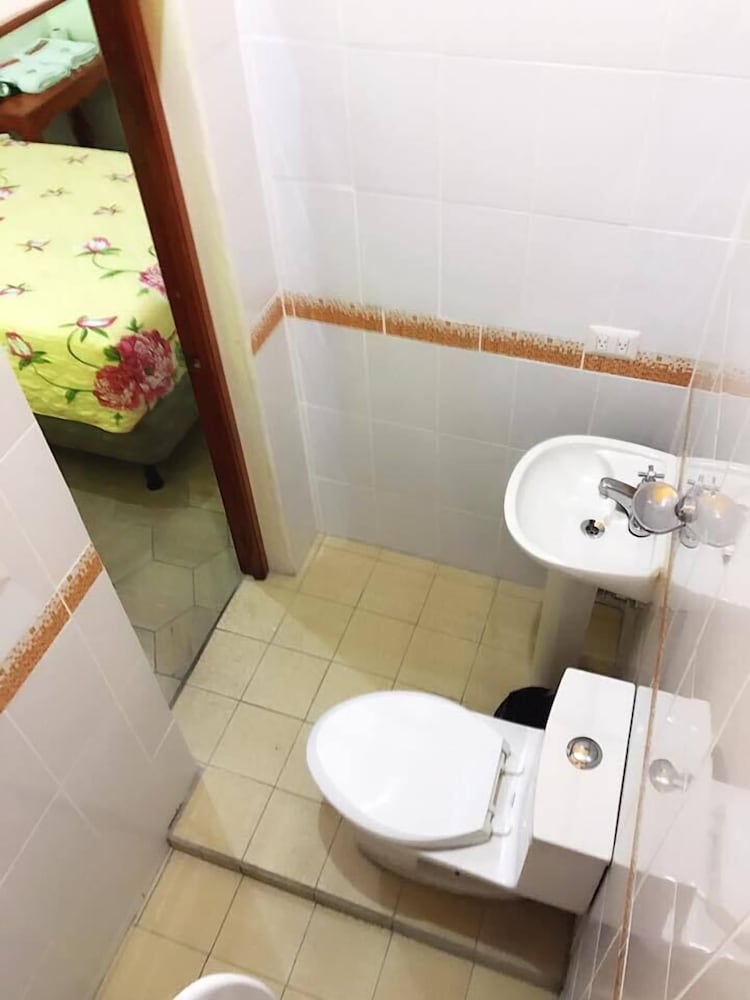 Honeymoon Twin Room, 1 Bedroom, Private Bathroom photo 2