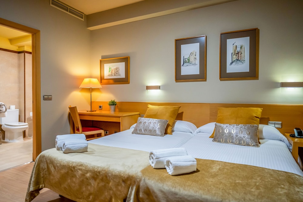 City Double Room Single Use thumbnail 5