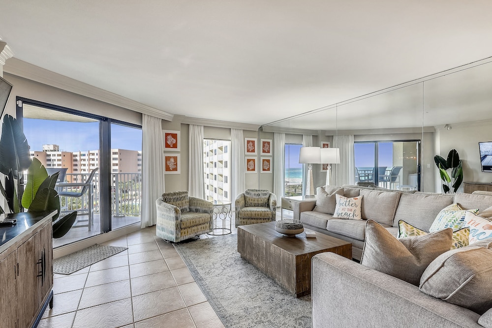 Condo, 2 Bedrooms