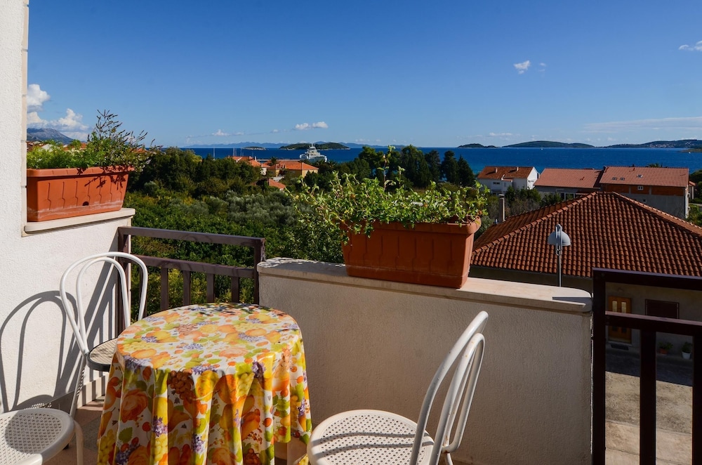 Apartment, Sea View, Sea Facing (3)