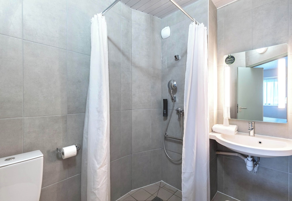 Double room accessible to people with reduced mobility photo 2