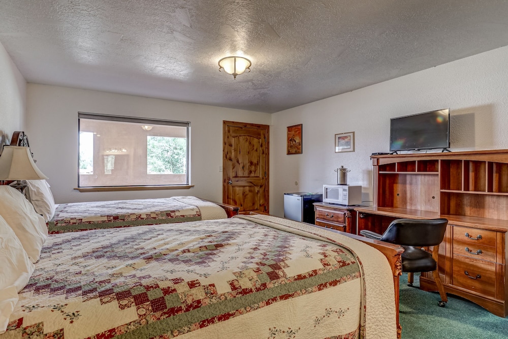 Comfort Room, 2 Queen Beds photo 3