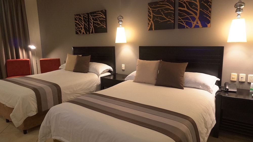 Standard Double Room, 2 Queen Beds