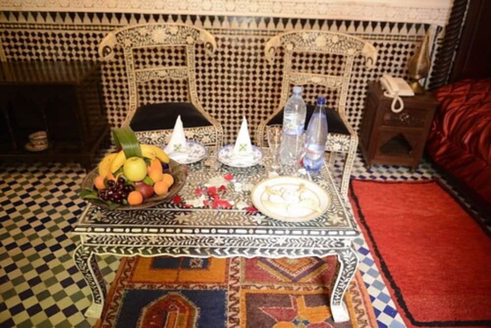 Luxury Room - Photo 13