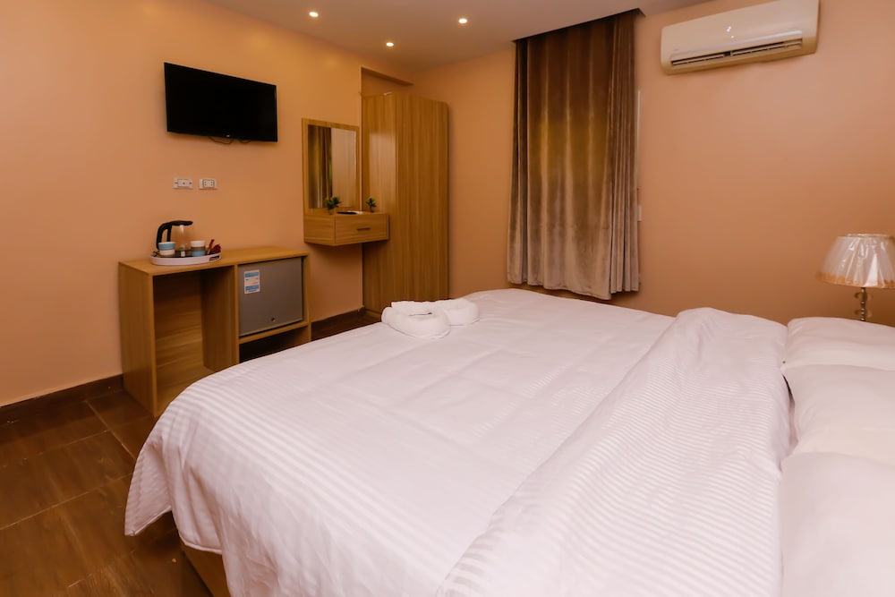 Honeymoon Room photo 2