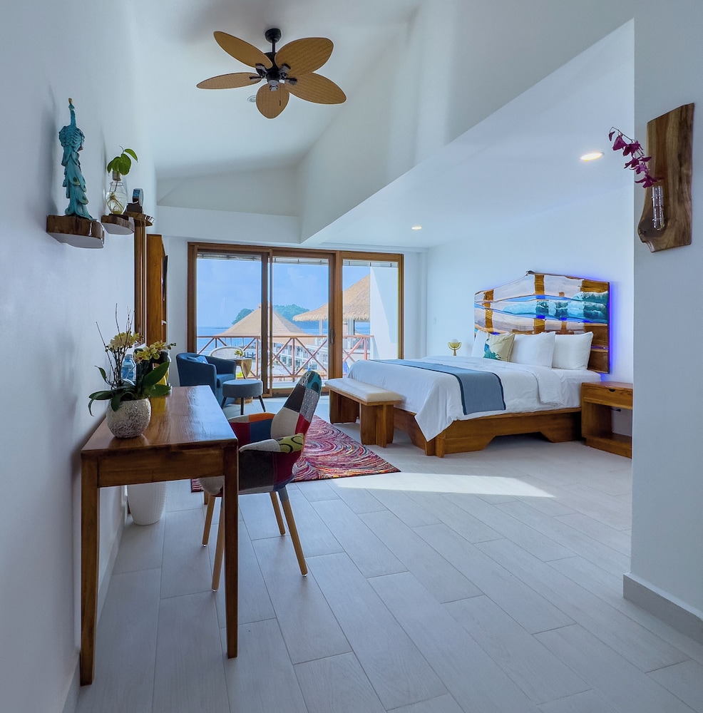 Deluxe Room, Ocean View photo 1