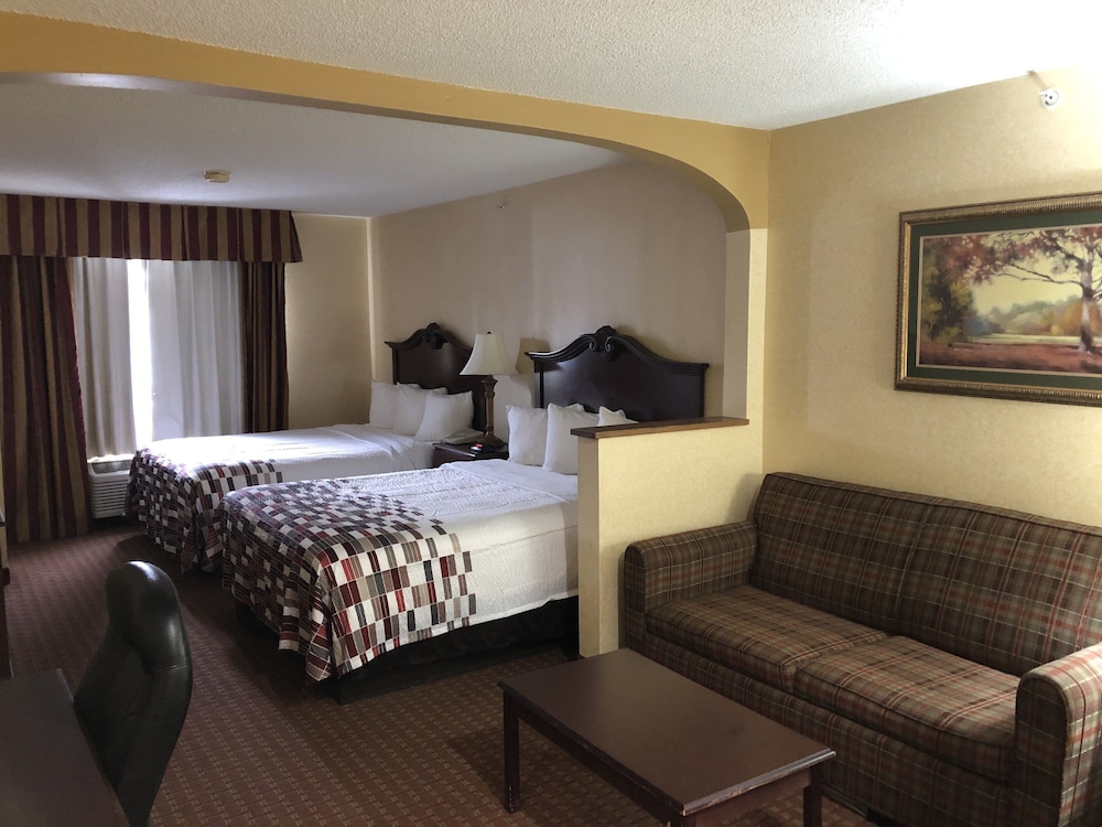 Suite, Multiple Beds, Non Smoking photo 2
