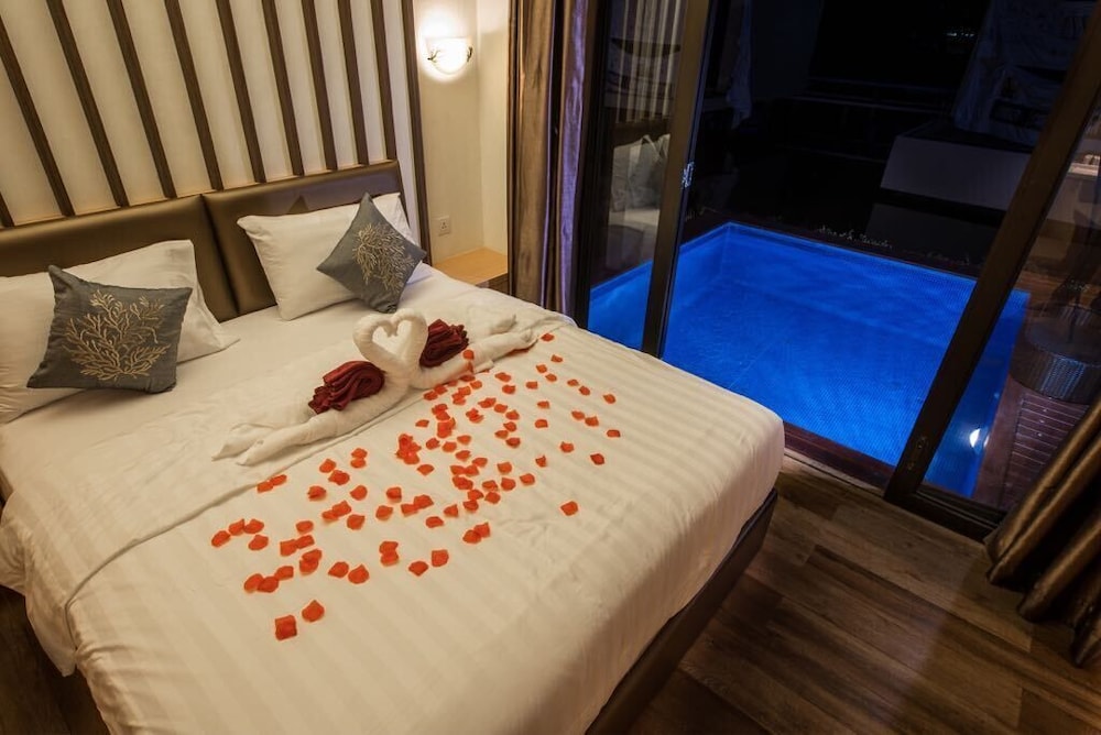 Signature Double Room, 1 Queen Bed photo 2