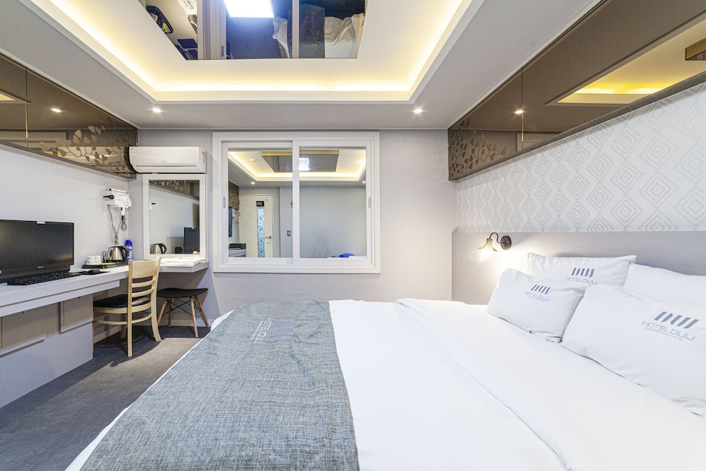 Standard Room - Photo 7
