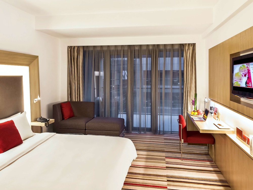 Premier Room, 1 King Bed - Photo 6