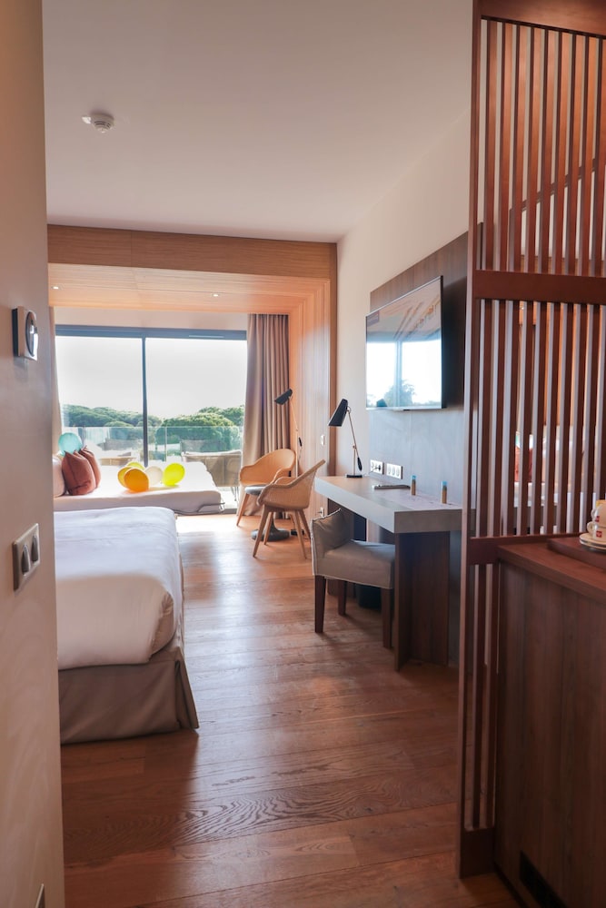 Junior Suite, 1 King Bed with Sofa bed, Balcony, Sea View - Photo 12