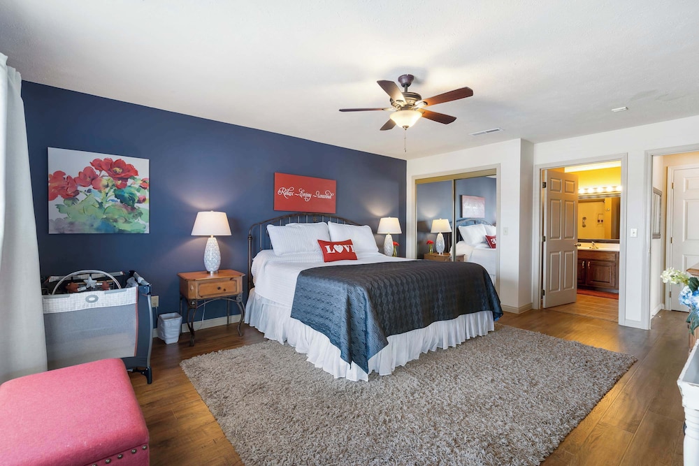 Townhome, Multiple Beds, Balcony (The Hogue Penthouse) photo 2