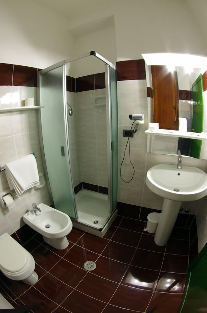 Basic Double Room photo 2