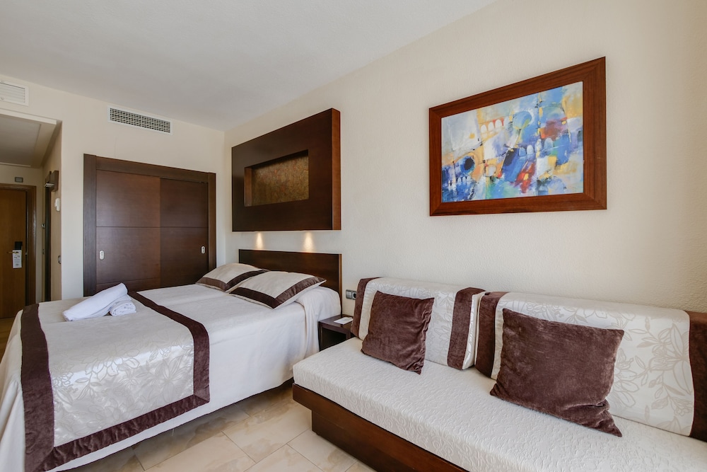 Basic Double Room, 1 Bedroom, Balcony, Ground Floor photo 3