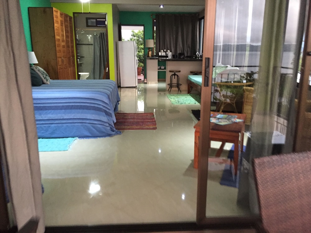 Deluxe Studio Suite, 1 Bedroom, Lake View, Lakeside photo 3
