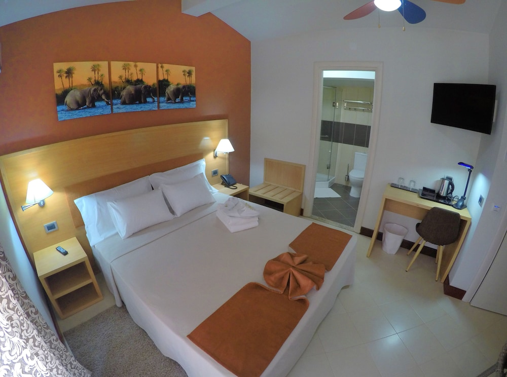Comfort Double Room, 1 Double Bed, Non Smoking, Mountain View photo 2
