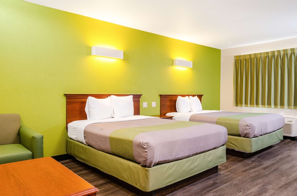 Deluxe Room, 2 Queen Beds, Non Smoking, Kitchenette photo 3