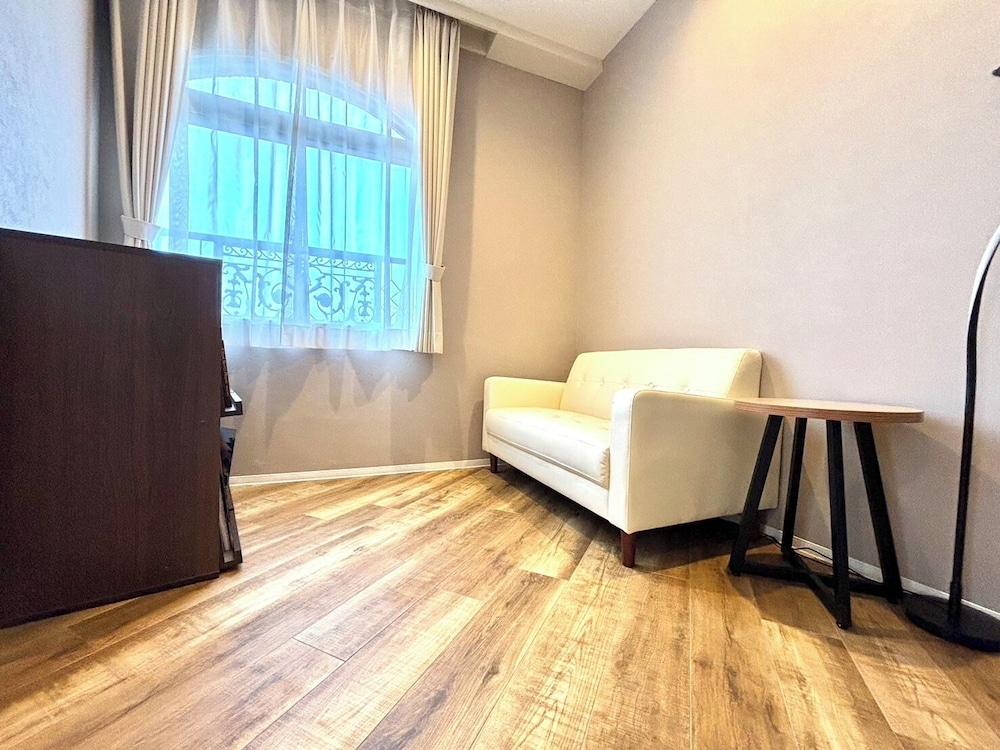 Deluxe Triple Room - Photo 9