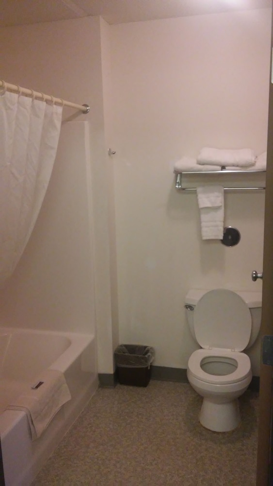 Standard Room, 2 Queen Beds, Non Smoking - Photo 11