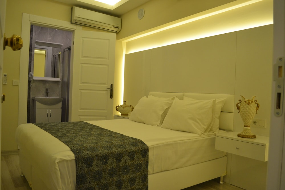 Economy Room photo 3