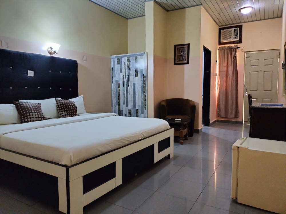 Standard Double Room - Photo 2