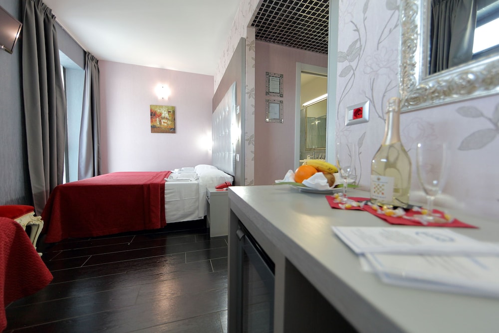 Double or Twin Room - Photo 6