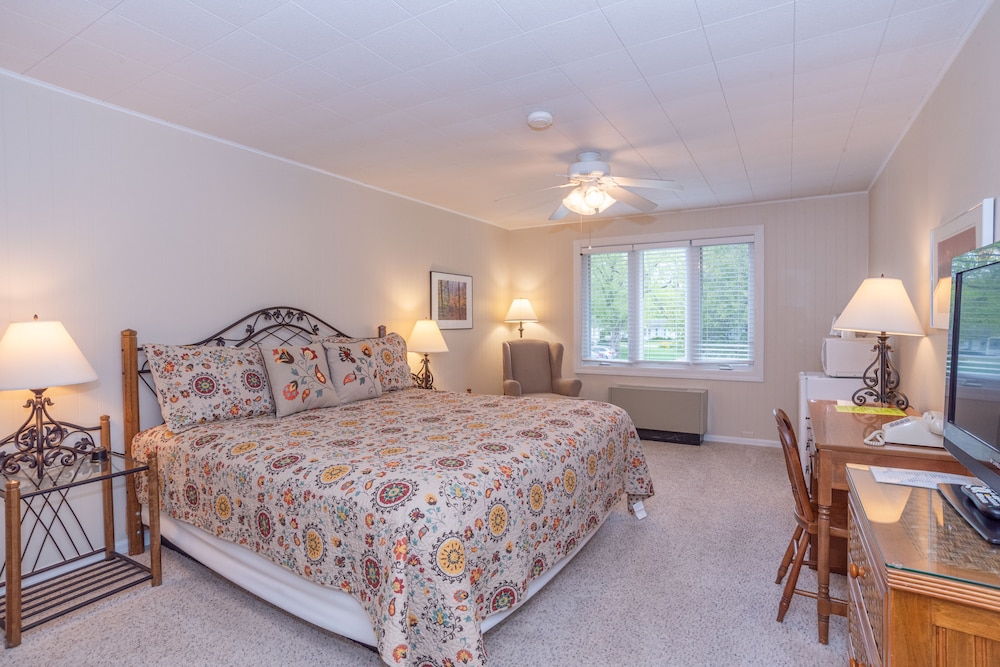 Classic Room, King Courtyard View photo 1
