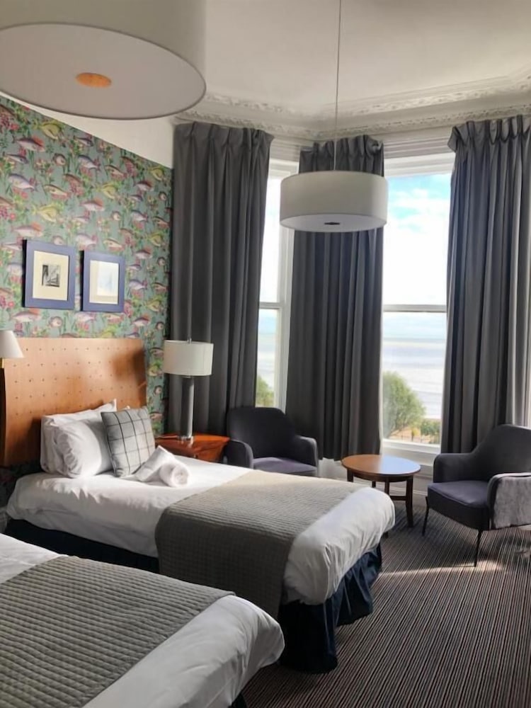 Twin Room, Sea View (Large) photo 3