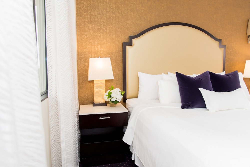 Luxury Suite, 1 King Bed photo 3