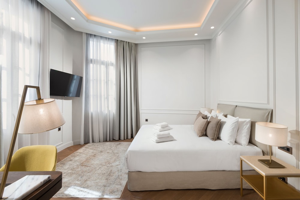 Elegant Room with Balcony (Residence - Annex building)