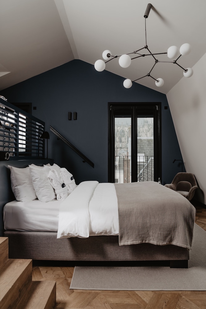 Honeymoon Room (Honey Moon)