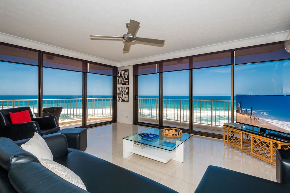 Apartment, 2 Bedrooms, Beachfront - Photo 5