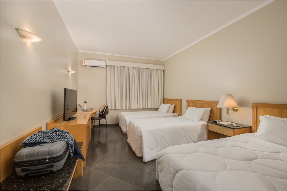 Premium Triple Room, 3 Twin Beds - Photo 1