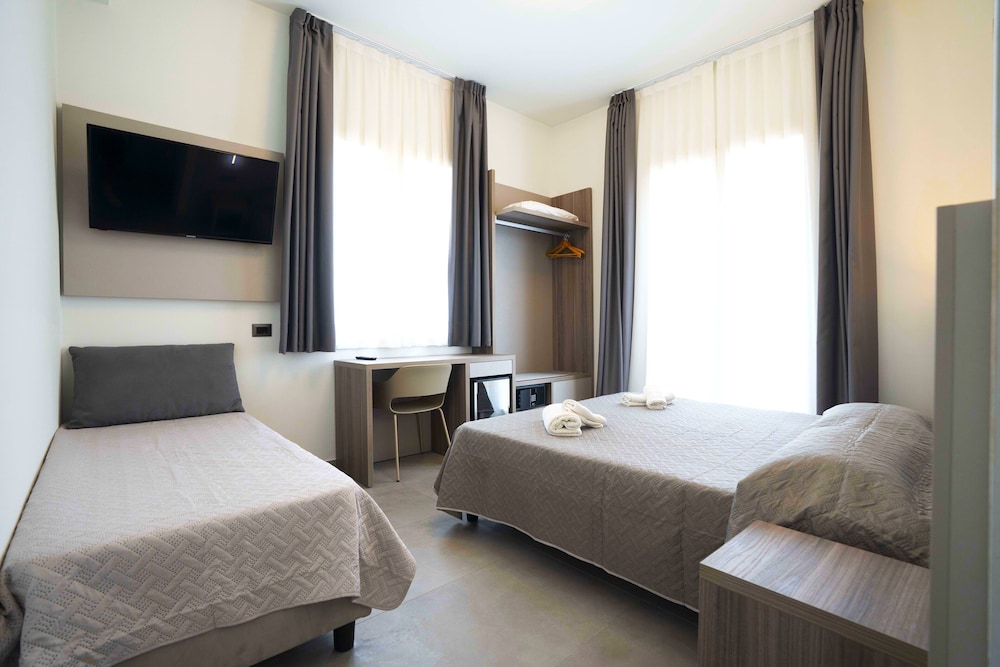 Deluxe Double Room, Balcony, City View