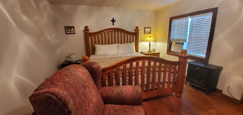 Classic Single Room (1)