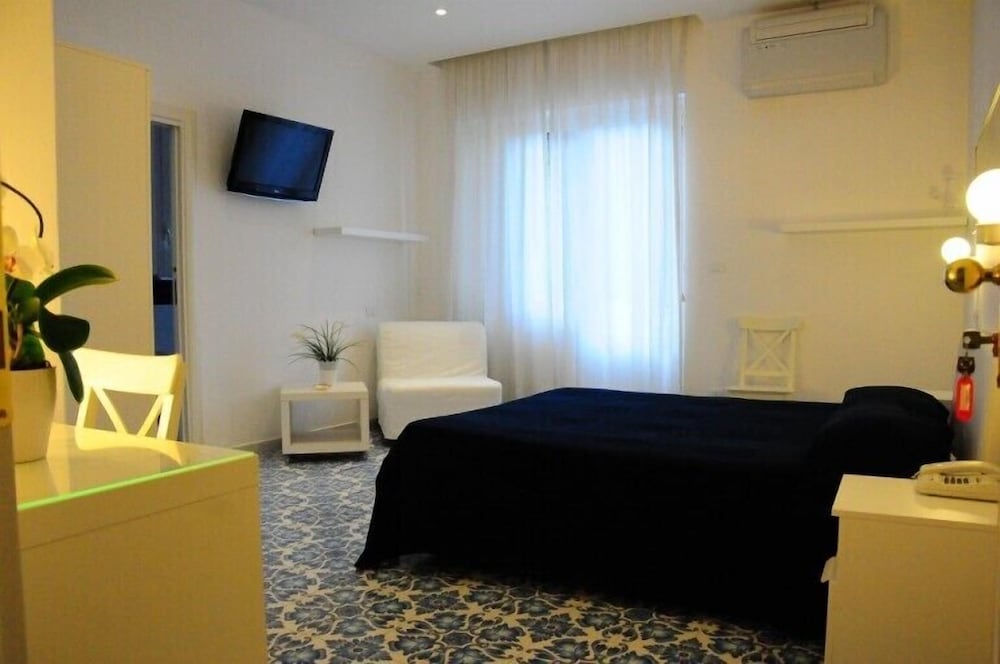 Superior Double Room Single Use photo 2