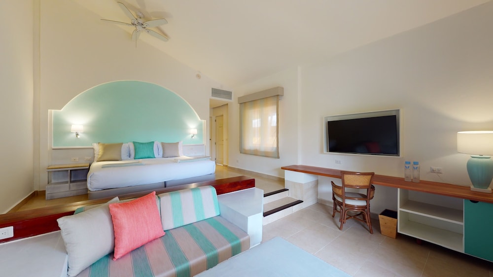 Junior Suite (Tropical View) photo 2