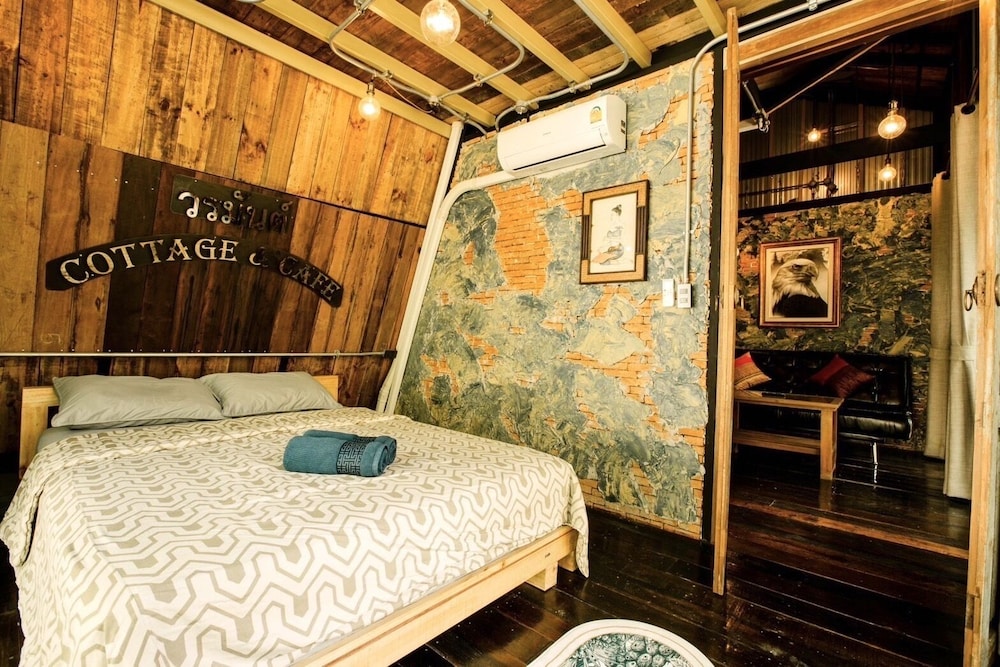 Basic Villa photo 3