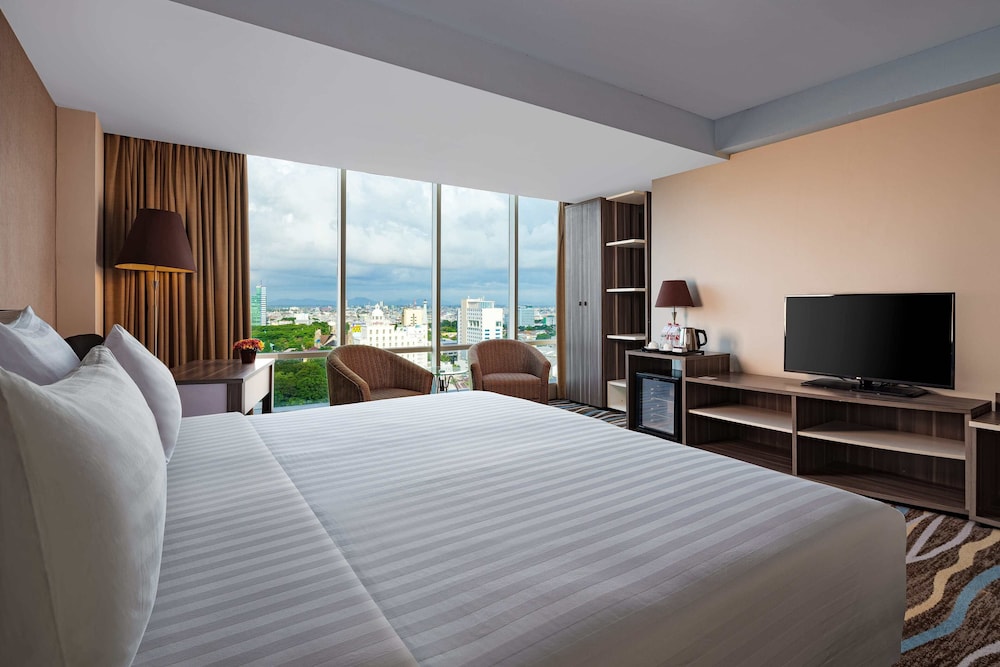 Grand Deluxe King City View photo 3