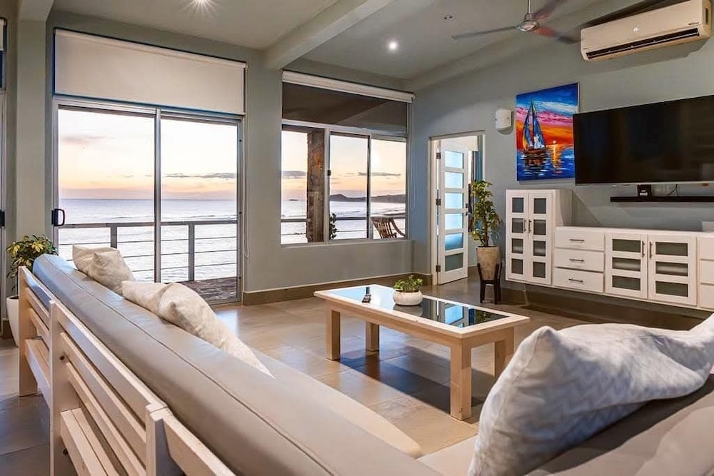 Luxury Penthouse, Multiple Beds, Balcony, Ocean View photo 2