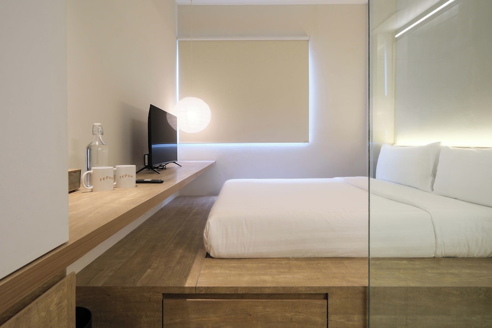 Standard Room, 1 Queen Bed